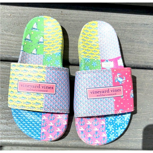 VINEYARD VINES Girls' Classic Patchwork Pool Slides Sandals Size 12/13 Whale - Picture 1 of 6